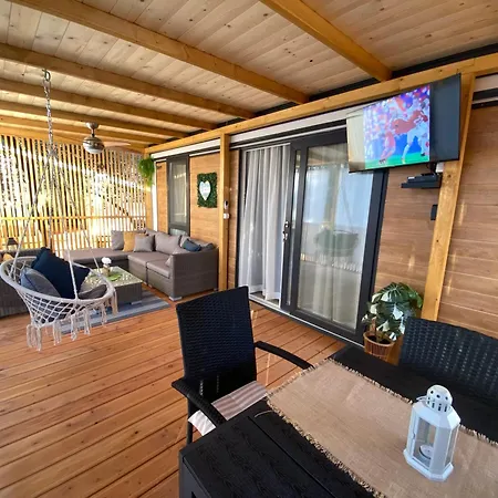 Mobile Leonida キャンプ場 ビオグラード・ナ・モル