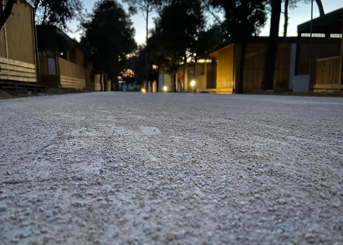 Mobile Leonida キャンプ場 *